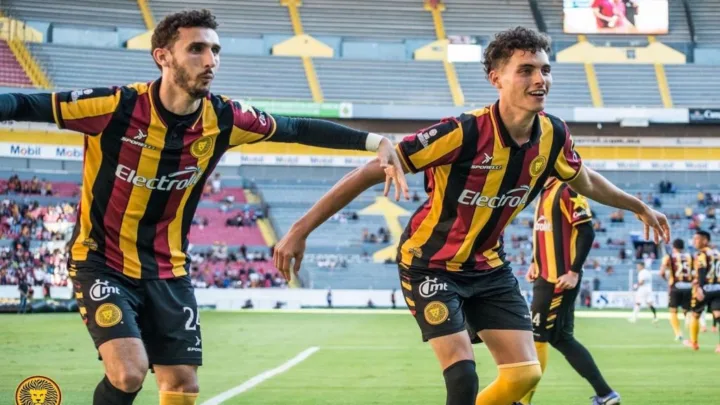 Leones y Alteños, por el pase a la Liguilla