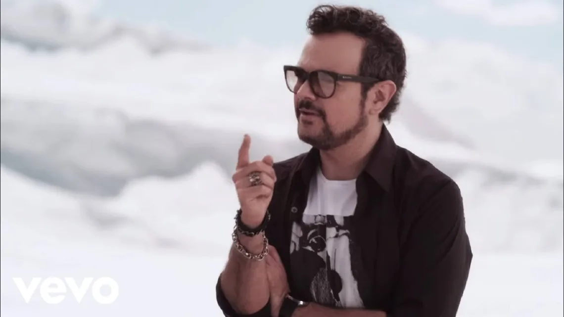 ¿Aleks Syntek cantando corridos tumbados? Esto dice