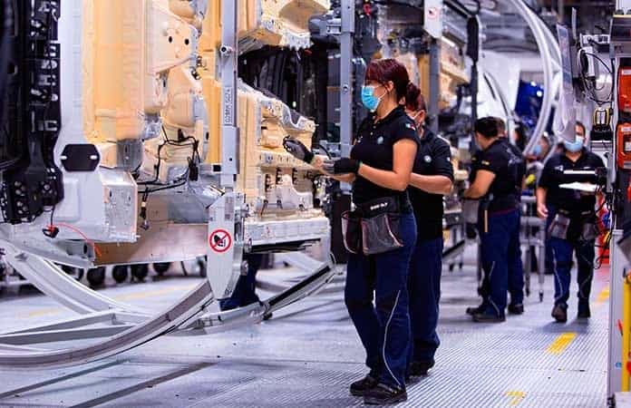 Reducir jornada laboral sería un golpe económico devastador: Coparmex