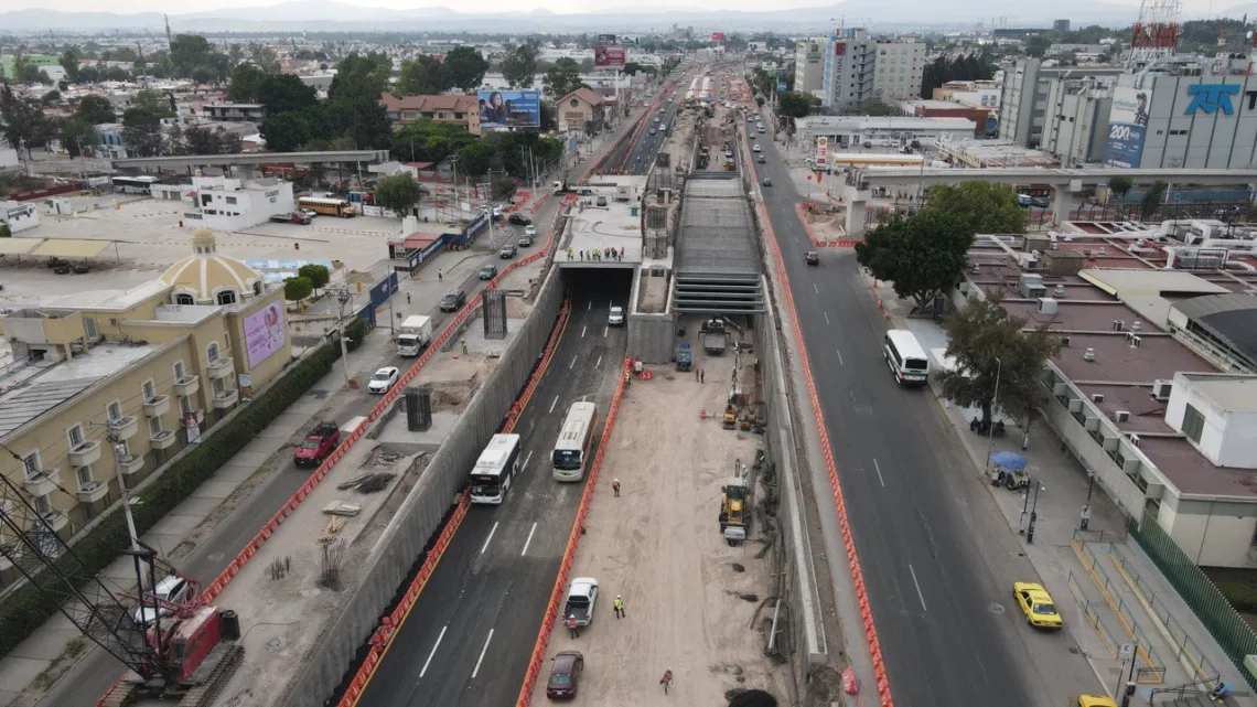 Habilitan carriles centrales del entronque de Paseo 5 de Febrero y Av. Zaragoza