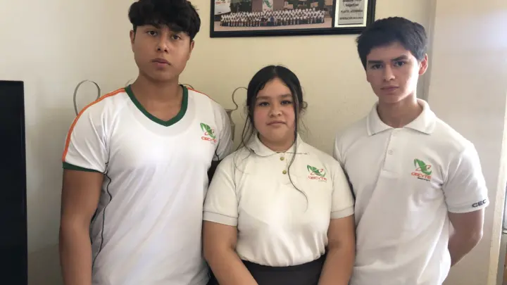 Sobresalen estudiantes de CECyTEQ en competencia nacional
