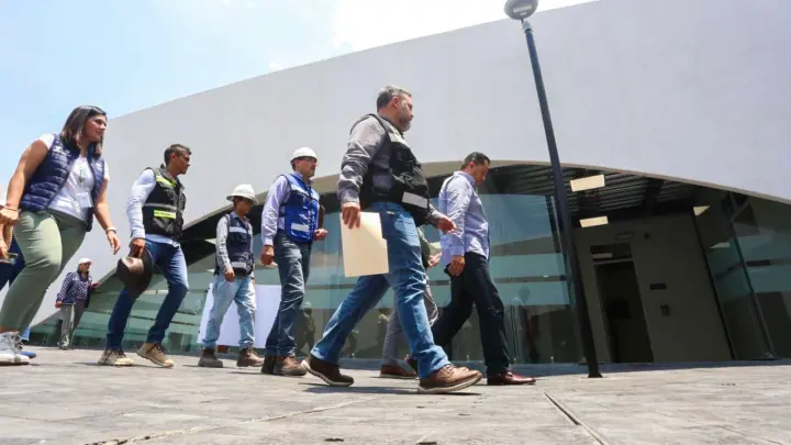 Supervisan autoridades construcción del Centro Gerontológico Regional en SJR