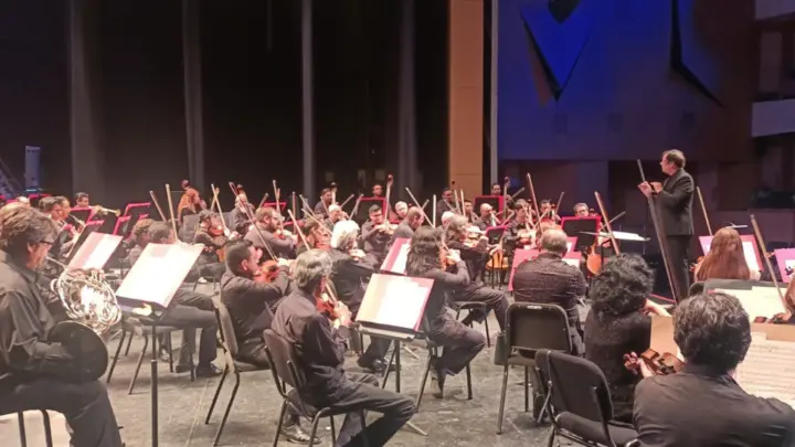 Aspirantes a la titularidad de la OFEQ inician conciertos en el Teatro Metropolitano