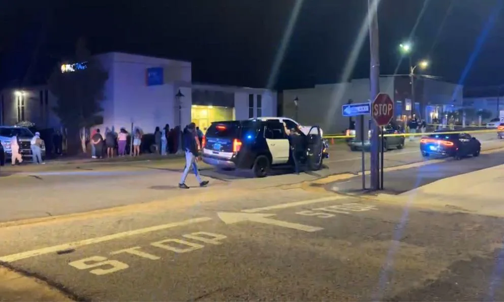 Tiroteo en negocio de Kentucky deja un muerto y cuatro heridos
