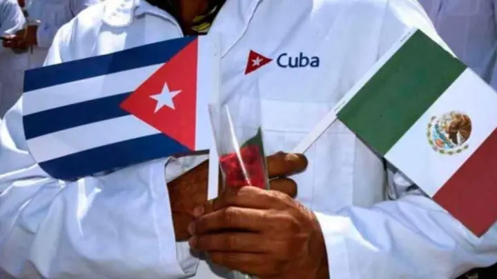 Suman 700 médicos cubanos trabajando en México: López Obrador
