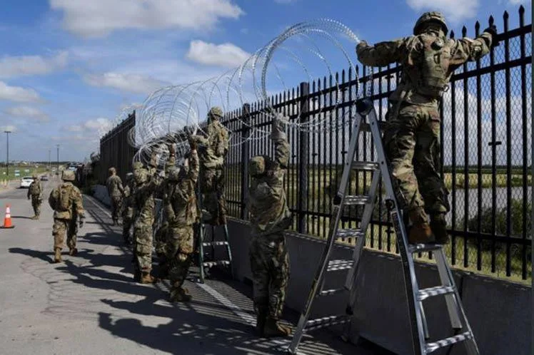 Estados Unidos busca enviar mil 500 militares a la frontera con México