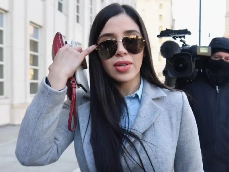 Emma Coronel deja cárcel; sigue proceso en EU