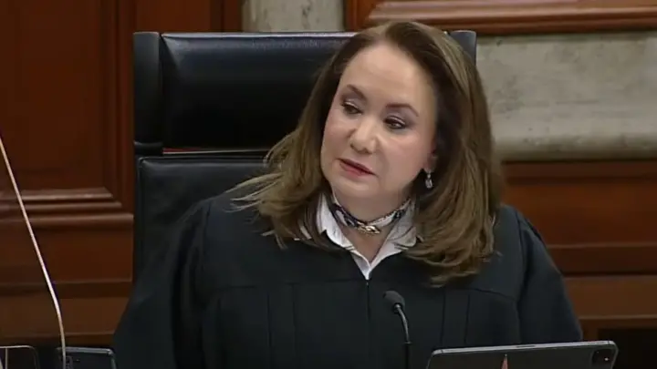 Ministra Esquivel no plagió su tesis, dictamina jueza