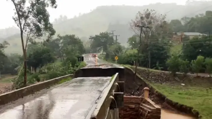 Ciclón deja al menos 11 muertos y 15 desaparecidos en Brasil