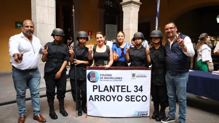 Concluye Concurso de Bandas de Guerra y Escoltas de Bandera Nacional del COBAQ