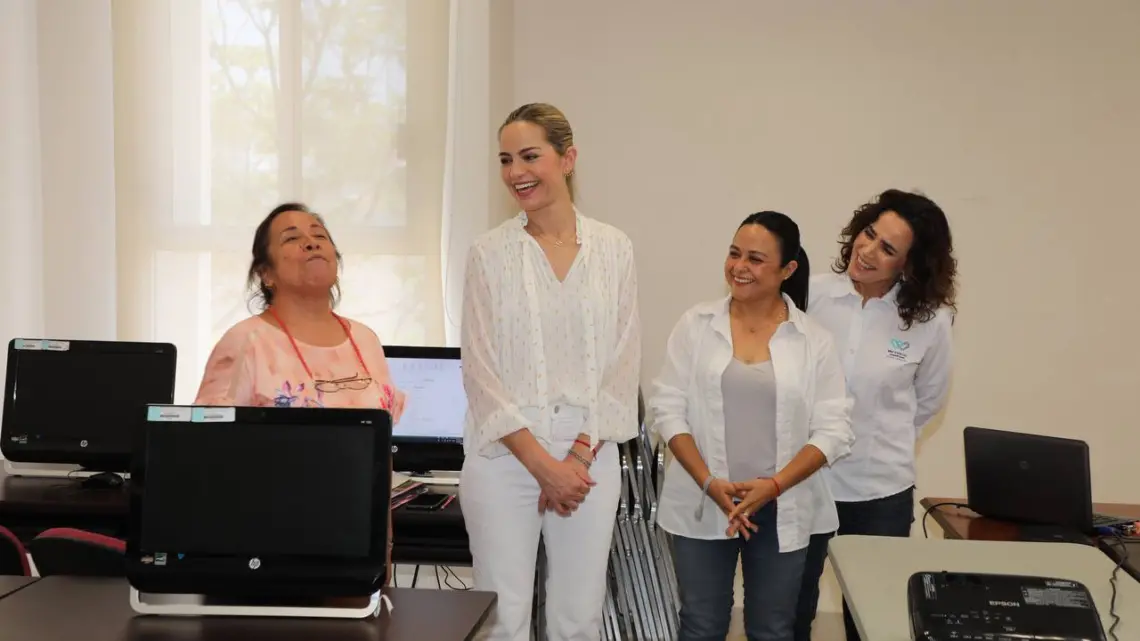Convive Car Herrera de Kuri con usuarias de Casa de la Mujer