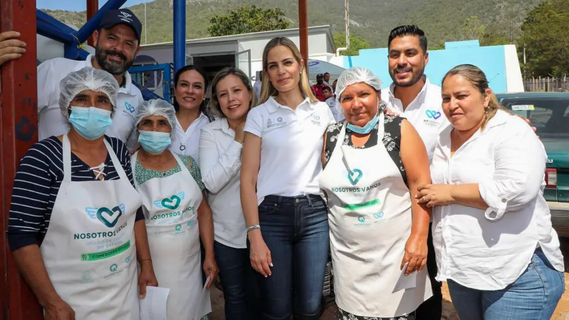 Supervisa Car Herrera los Comedores Móviles en la Sierra Gorda Queretana