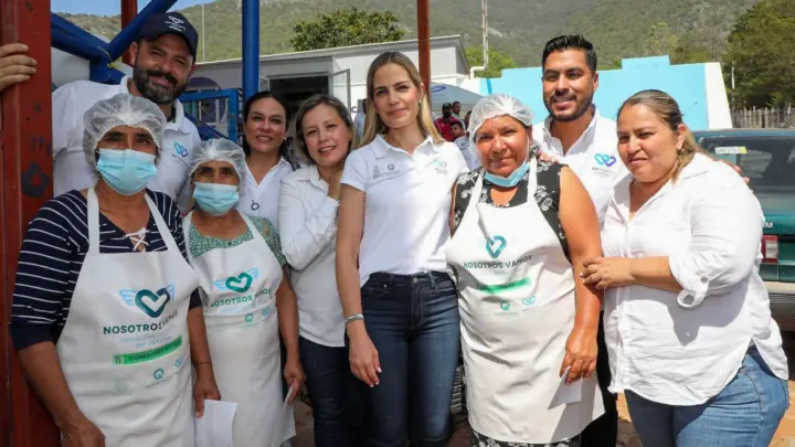 Supervisa Car Herrera los Comedores Móviles en la Sierra Gorda Queretana