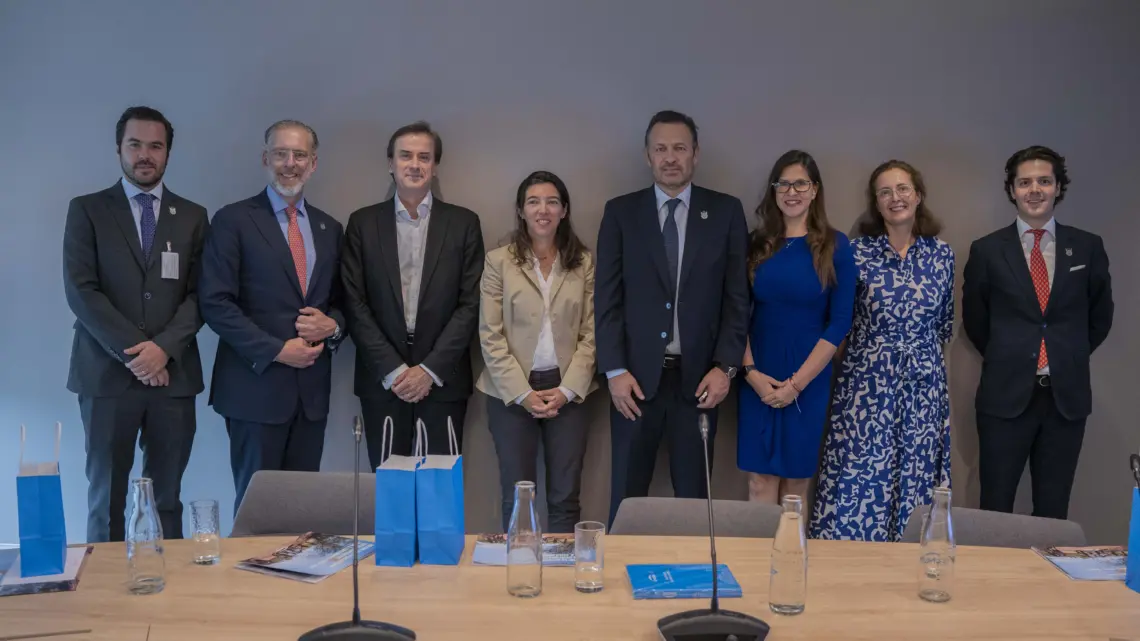 Visita Gobernador empresa francesa de soluciones energéticas en París