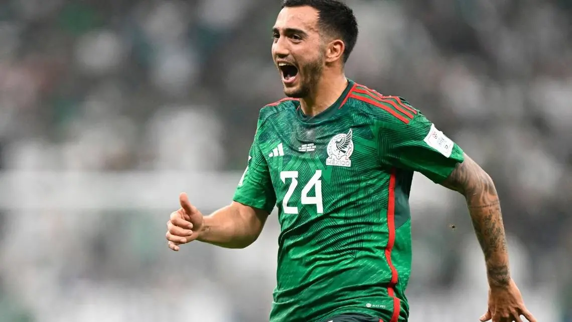 Chivas lanza millonaria oferta por Luis Chávez ¡Sería un bombazo!