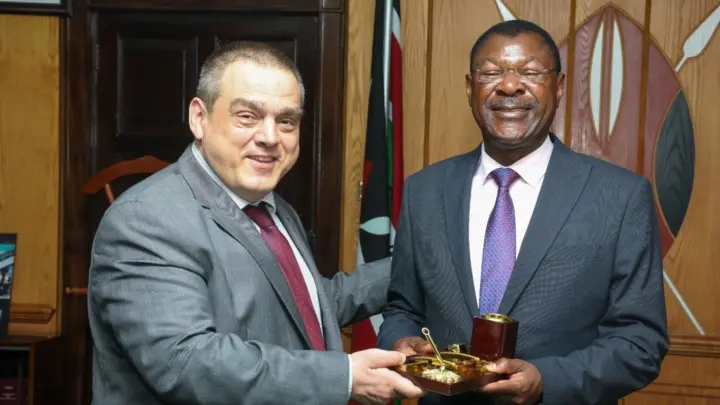 Rumania retira a su embajador en Kenia tras comparar a los africanos con monos