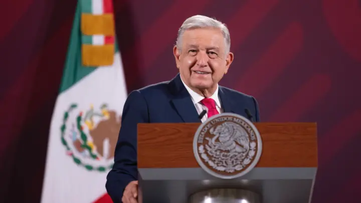 Esto dice López Obrador sobre cierre del Aeropuerto de Cancún para vuelos privados