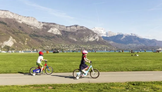 Apuñalan a cuatro niños pequeños en un parque en el sur de Francia