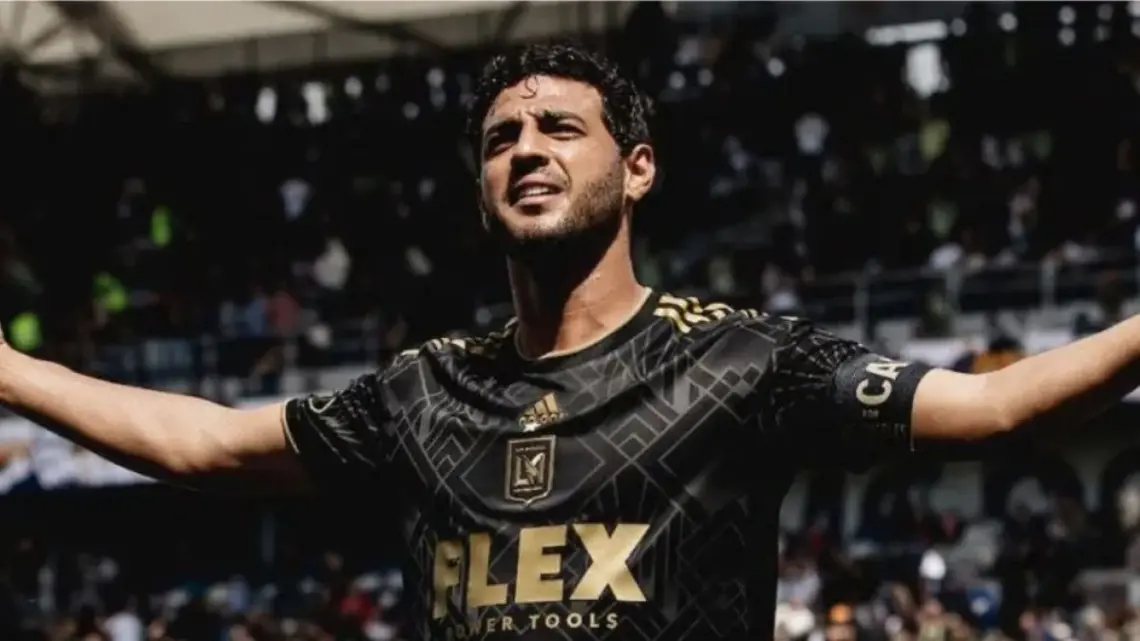 ¡Insólito! Carlos Vela falla dos penales seguidos en menos de dos minutos
