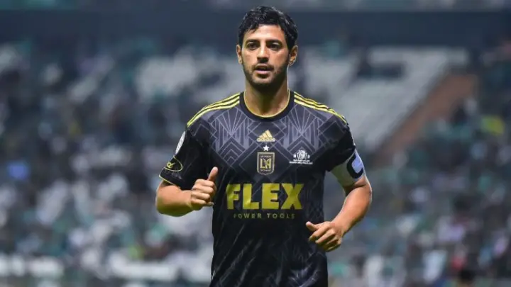 Carlos Vela lanza advertencia a Lionel Messi