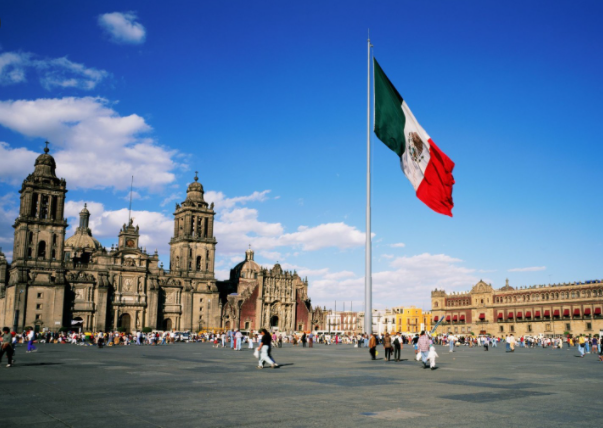 López Obrador convoca a “fiesta” en el Zócalo el 1 de julio