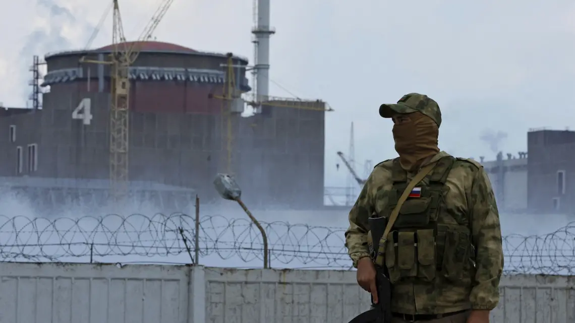 Ucrania y Rusia se acusan mutuamente de atacar planta nuclear