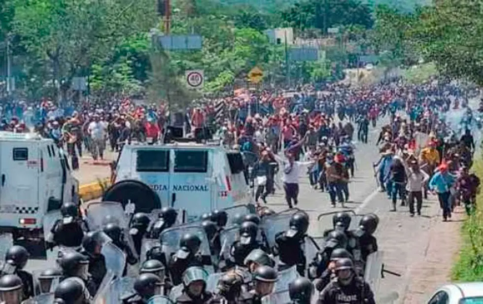 Criminales liberan a 13 rehenes en Guerrero y desbloquean autopista