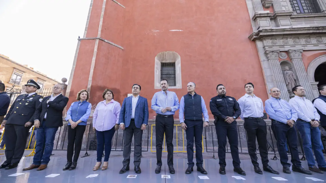 Participa Mauricio Kuri en Desfile por 25 aniversario de SSPMQ