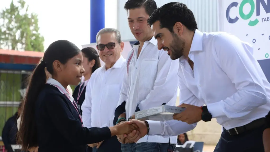 En Querétaro se le apuesta a la educación: Agustín Dorantes