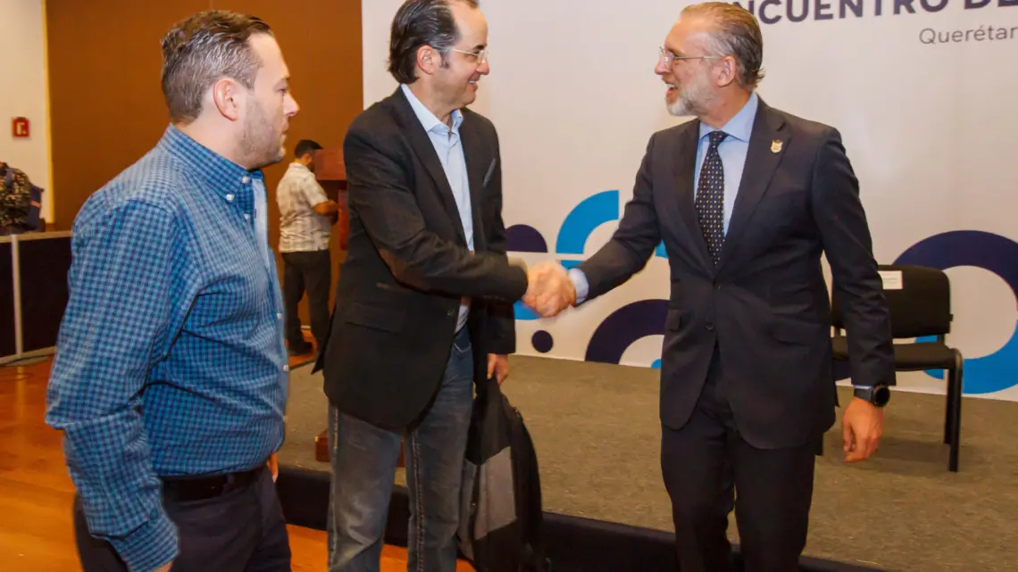Encabeza SEDESU séptimo Encuentro de Negocios Comercial