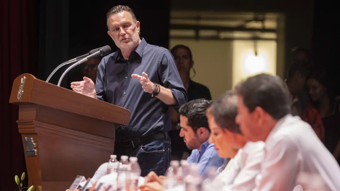 Anuncia Gobernador incremento de bono anual para jubilados del magisterio queretano
