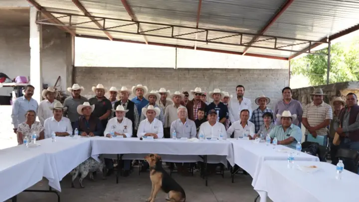 Encabeza titular de SEDEA asamblea extraordinaria de la Asociación Ganadera Especializada en Ganado de Carne y Cría de El Marqués