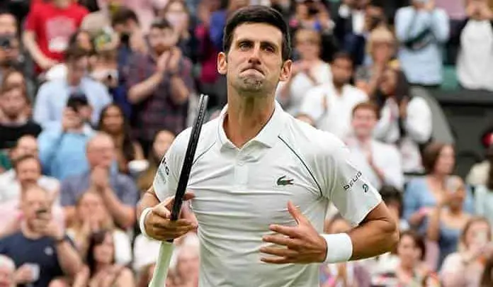 Novak Djokovic se luce en su arranque en Wimbledon