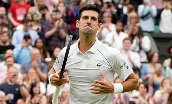 Novak Djokovic se luce en su arranque en Wimbledon