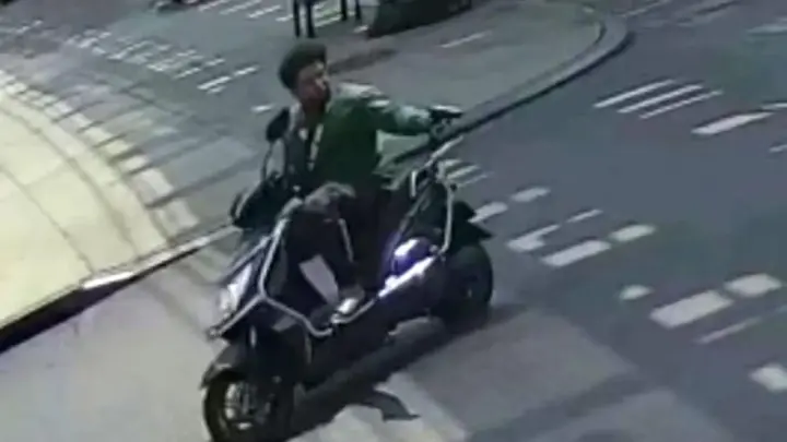 Hombre en ciclomotor dispara a varias personas en Nueva York: mata una y hiere a 3