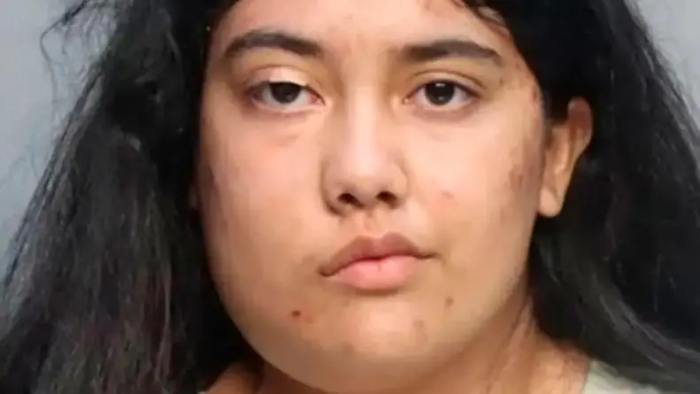 Arrestan a mujer que buscaba contratar a un sicario para asesinar a un niño