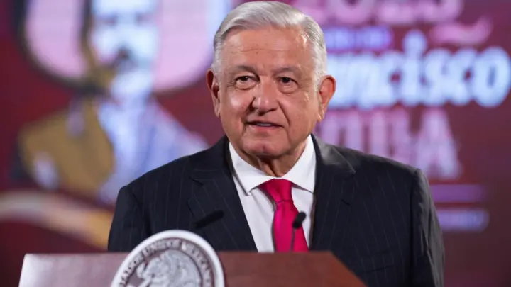 López Obrador propone súper farmacia para tener “medicinas de todo el mundo”