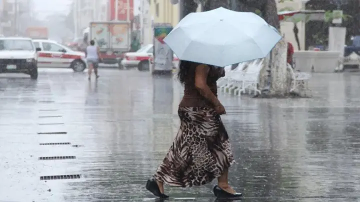 Pronóstico del viernes prevé lluvias fuertes en 17 estados