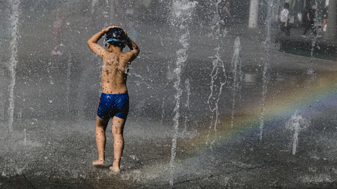 El país donde darán dos días de vacaciones por ola de calor “sin precedentes”