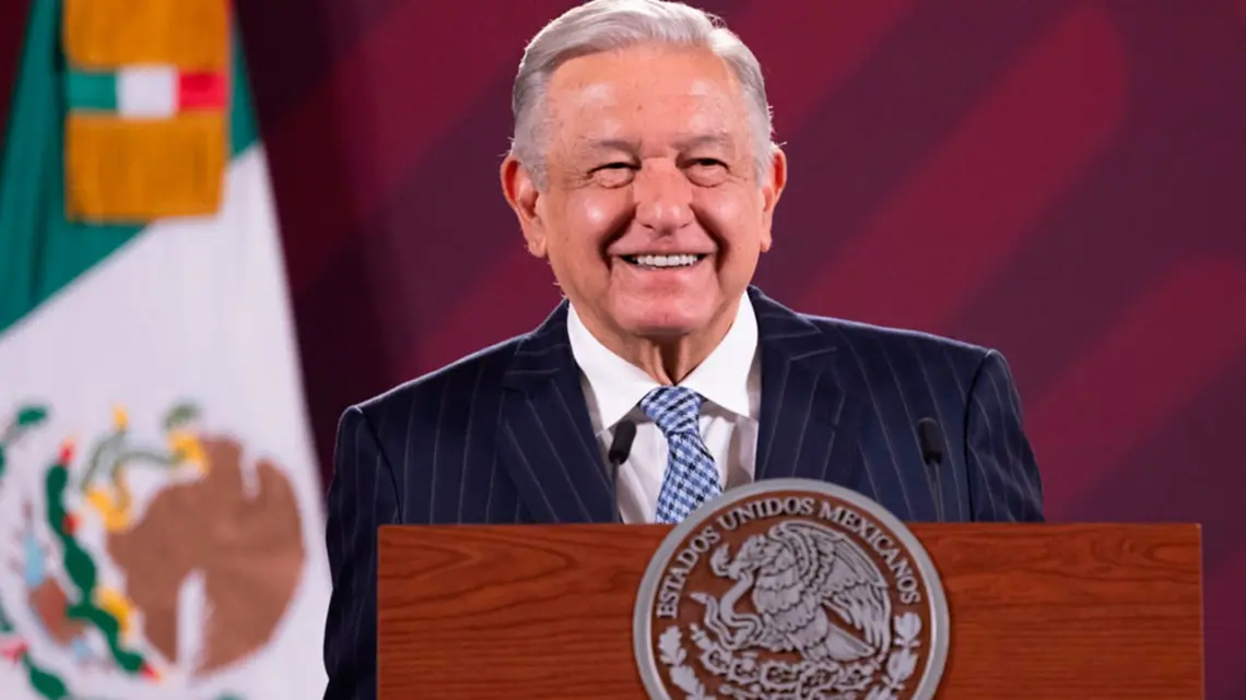 Quienes se manifiestan contra libros de texto están manipulados: López Obrador