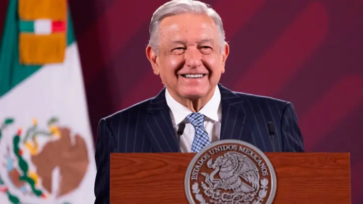 Quienes se manifiestan contra libros de texto están manipulados: López Obrador