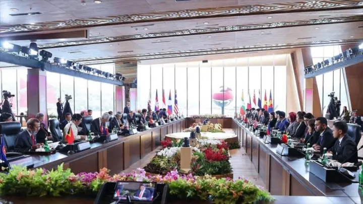 La ASEAN acuerda impulsar el uso de monedas locales en las transacciones