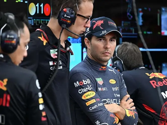  Checo Pérez recibe críticas al interior de Red Bull esta es la razón 