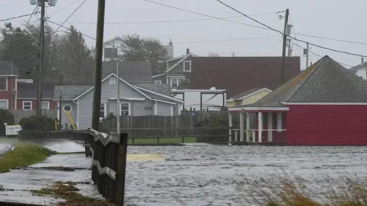 Tormenta Lee deja el primer fallecido tras tocar tierra en Nueva Inglaterra y Canadá