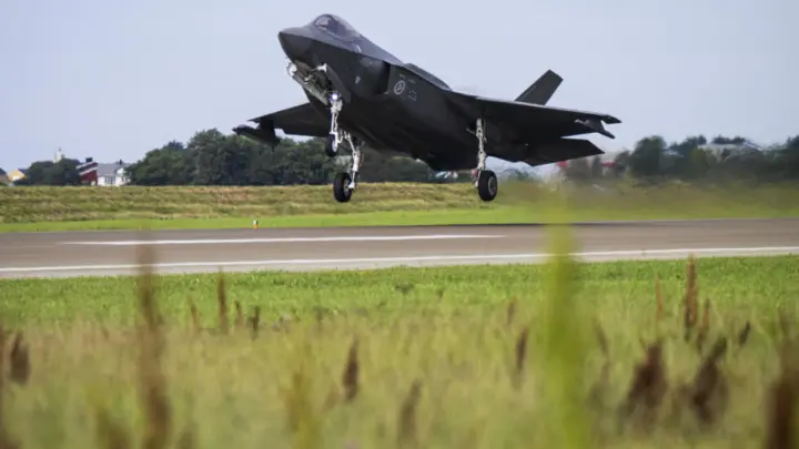 Ejército de EU pide ayuda para localizar costoso avión desaparecido