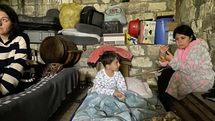 Azerbaiyán y fuerzas armenias alcanzan tregua en Nagorno Karabaj, según funcionarios