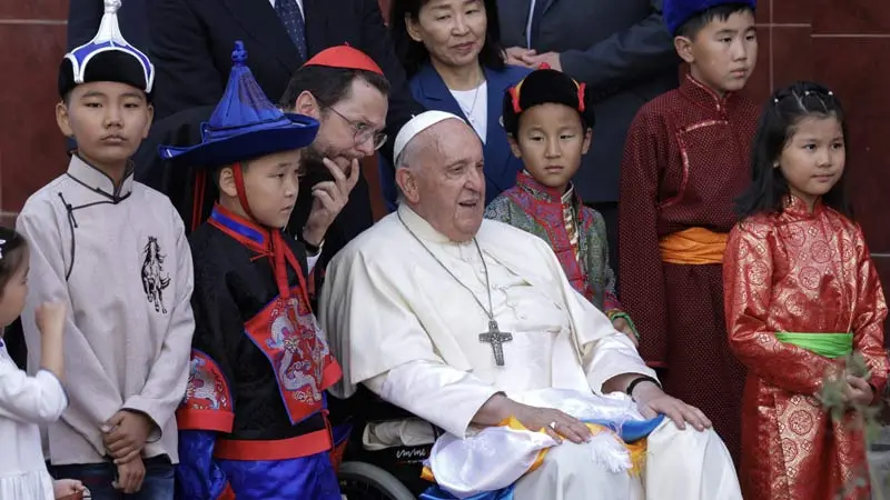 Francisco realiza primera visita de un papa a Mongolia