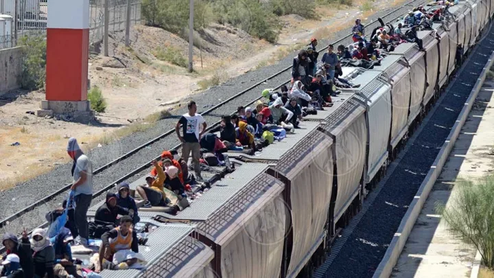A México llegan hasta 16 mil migrantes diarios a las fronteras: López Obrador