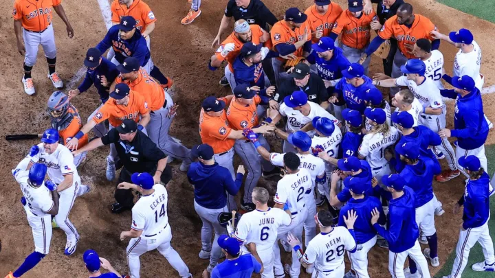  “Rangers Forzan un Séptimo Juego en la Serie de Campeonato de la Liga Americana con un Grand Slam de Adolis García”