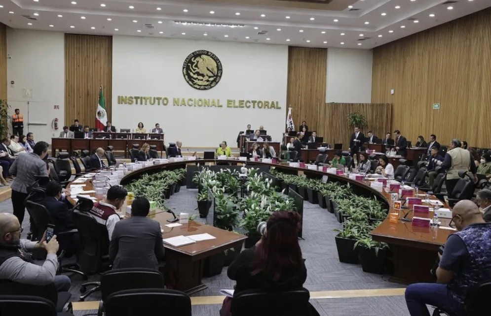 INE: Ordenan a partidos postular al menos 5 mujeres a gubernaturas